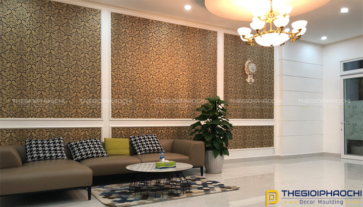 Trang Trí Tường Tân Cổ Điển Nhà Phố Quận 10